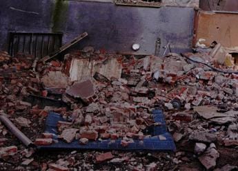 Galleria foto 'Torna dalle vacanze e trova la casa demolita: “Hanno sbagliato indirizzo”' - foto 1