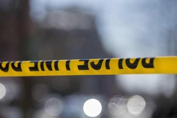 Uccide bambino di 6 anni e ferisce la madre. Il movente: erano musulmani