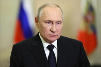 Ucraina, Putin apre al piano pace della Cina: “Base per colloqui”