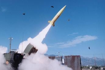Ucraina usa missili Atacms: distrutti 9 elicotteri Russia, la guerra cambia