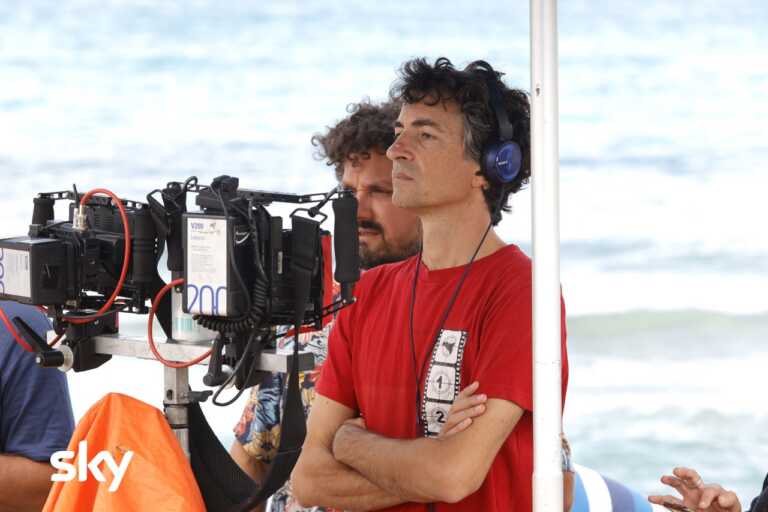 Galleria foto '“Un’estate fa” arriva su Sky: in onda la serie con Lino Guanciale e Claudia Pandolfi girata nel Salento' - foto 2