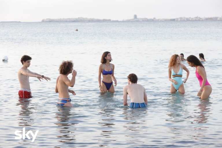 “Un’estate fa” arriva su Sky: in onda la serie con Lino Guanciale e Claudia Pandolfi girata nel Salento