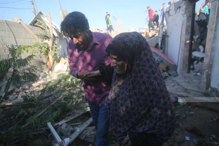Galleria foto 'Medio Oriente, aperto valico di Rafah per primi stranieri e feriti' - foto 1
