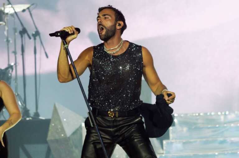Galleria foto 'Sanremo, Mengoni super ospite e co-conduttore con Amadeus' - foto 1
