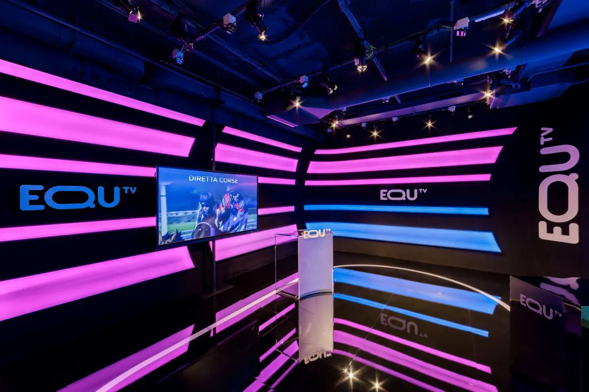 Galleria foto 'EQUtv racconta Fieracavalli con il proprio studio al Padiglione 2' - foto 1