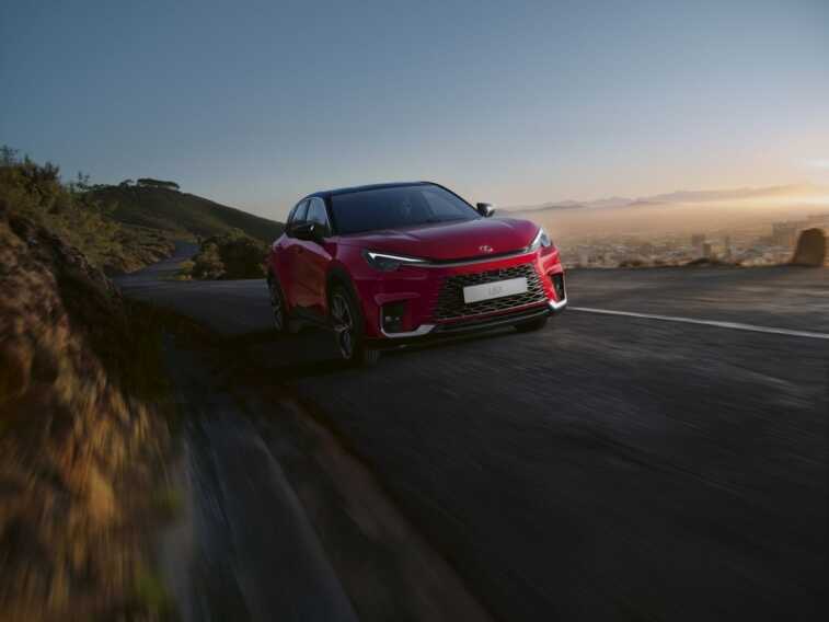 Lexus LBX, offrire di più consumando meno