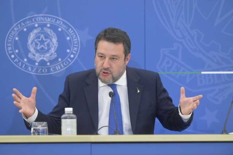 Galleria foto 'Sciopero, Salvini “Ho rispettato la legge”' - foto 1