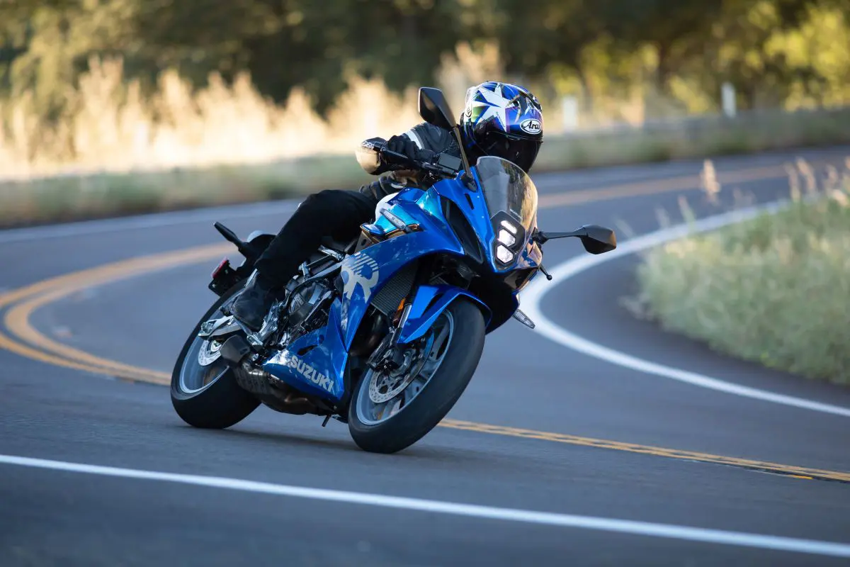 Suzuki, premier show nelle concessionarie moto per le novità