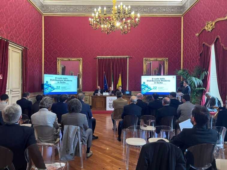 Galleria foto 'Distribuzione Moderna in Sicilia, confronto istituzioni-imprese' - foto 1