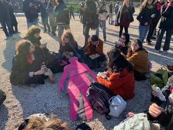 Galleria foto '25 novembre, corteo a Roma contro la violenza sulle donne' - foto 1
