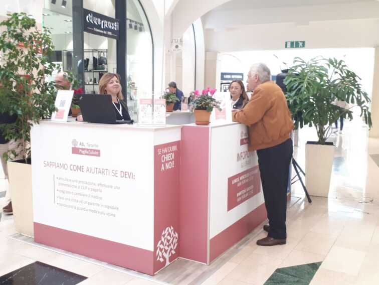 Taranto, un info point della Asl nel centro commerciale: «Così siamo più vicini ai cittadini»