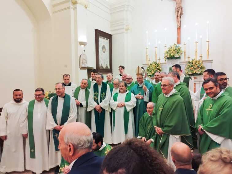 Galleria foto 'Talsano accoglie don Armando: nuovo parroco per la chiesa di Maria Ss. del Rosario' - foto 1