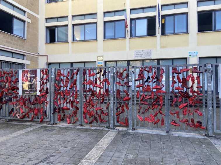 Galleria foto 'Stupratori nel liceo “Palmieri” a Lecce? La preside: «Pronta a denunciare»' - foto 1