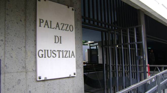 Violenza sessuale sulla ex moglie: condannato a due anni e poi il corso di recupero