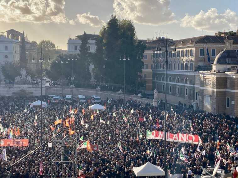 Galleria foto 'Pd, in 50mila alla manifestazione dem. De Santis a Roma: «Una comunità che si mobilita»' - foto 1
