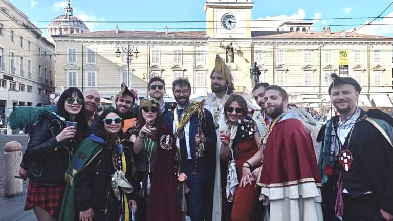 Galleria foto 'Nata nel Medioevo rivive a Bari la Goliardia universitaria: «Ci divertiamo» – VIDEO' - foto 3