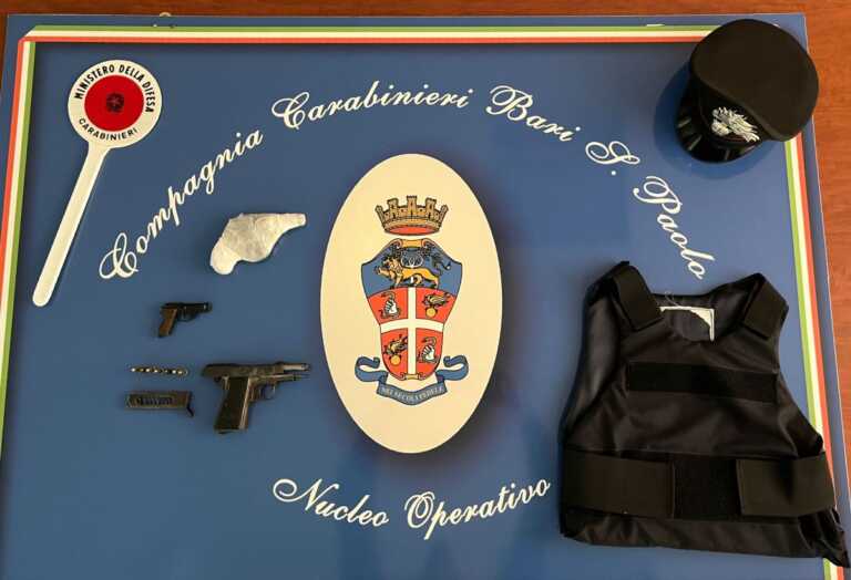 È ai domiciliari ma nasconde due  pistole in casa: arrestato un 48enne a Bari