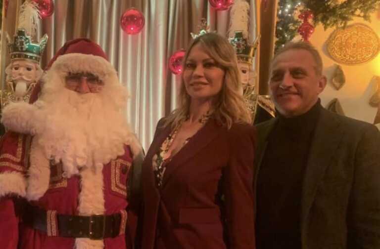 Candela, Anna Falchi inaugura la Casa di Babbo Natale: via a 45 giorni di festa – VIDEO