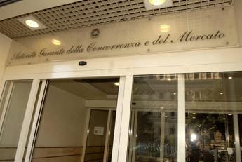 Galleria foto 'Antitrust avvia istruttoria su Intesa Sanpaolo e Isybank' - foto 1