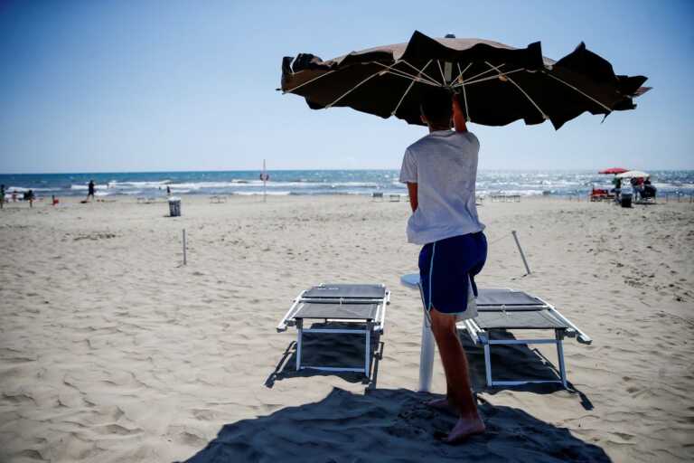 Spiagge, le concessioni non scadranno nel 2023: esultano i balneari