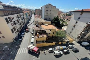 Galleria foto 'Bimba scomparsa a Firenze, pista valigie quasi tramontata: ultime notizie' - foto 1