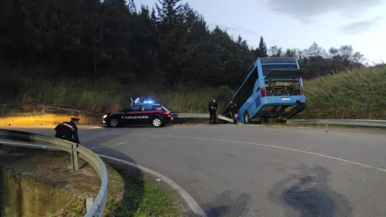 Bus fuori strada nel Materano: studenti in ospedale. Le Fal aprono un’inchiesta interna