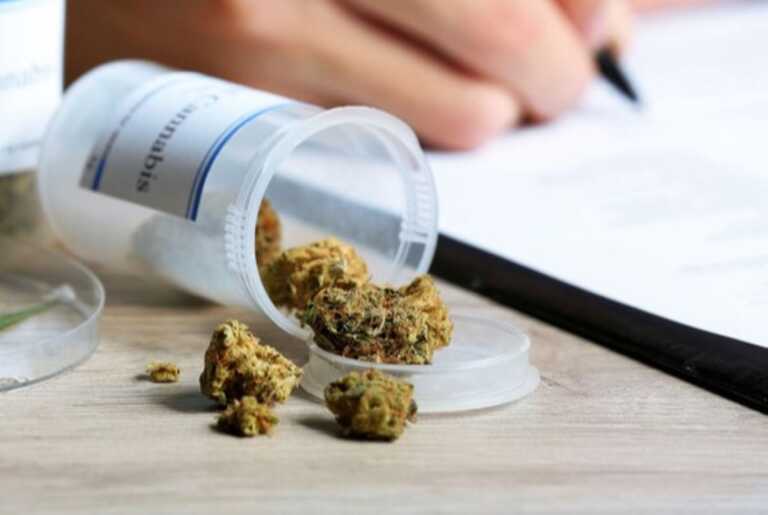 È malato ma per il pm è uno spacciatore: assolto perché la cannabis serve per curarsi