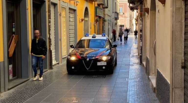 Spaccia cocaina tra i locali della movida a Potenza: un 22enne finisce agli arresti domiciliari