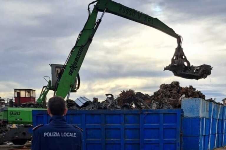 Foggia, recuperate 44 carcasse di auto rubate nell’alveo del torrente Salsola