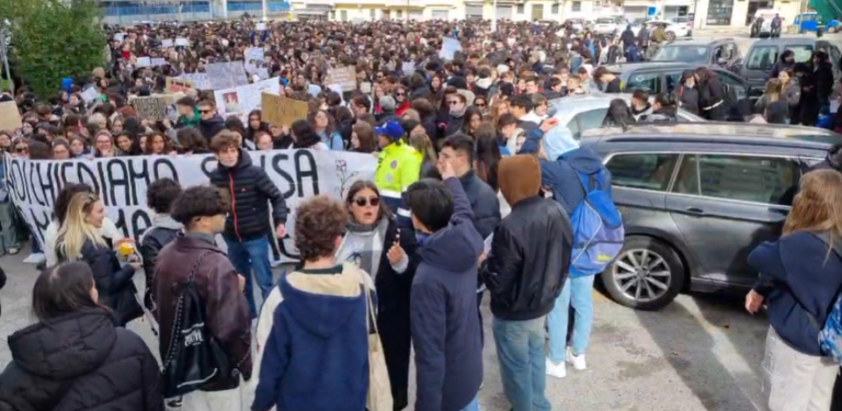 Studenti a Potenza “Tutti per Elisa Claps”. L’incontro con la madre: «Non dovete chiedere scusa»
