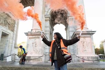Galleria foto 'Clima: ‘io, di Ultima Generazione, vi racconto perché ho imbrattato l’Arco della Pace’' - foto 1