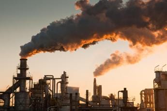 Galleria foto 'Clima, report sullo Stato della Green Economy: “Più emissioni e ritardo sulle rinnovabili”' - foto 1