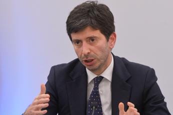 Galleria foto 'Covid, richiesta archiviazione per ex ministro Speranza' - foto 1
