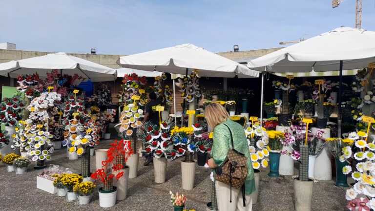 Commemorazione dei defunti: in Puglia 60mila crisantemi nei cimiteri