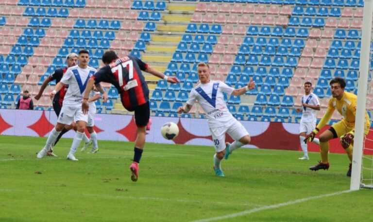 Il Brindisi fuori dalla Coppa Italia di Serie C: a Crotone K.O. di misura