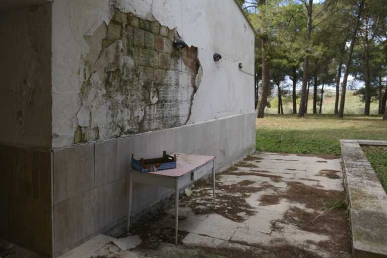 Galleria foto 'Matera, Borgo Venusio tra abbandono e degrado: famiglie costrette a vivere nel disagio – FOTO' - foto 4