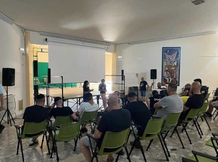 Trani, detenuti a lezione di teatro con i propri figli: il progetto sperimentale