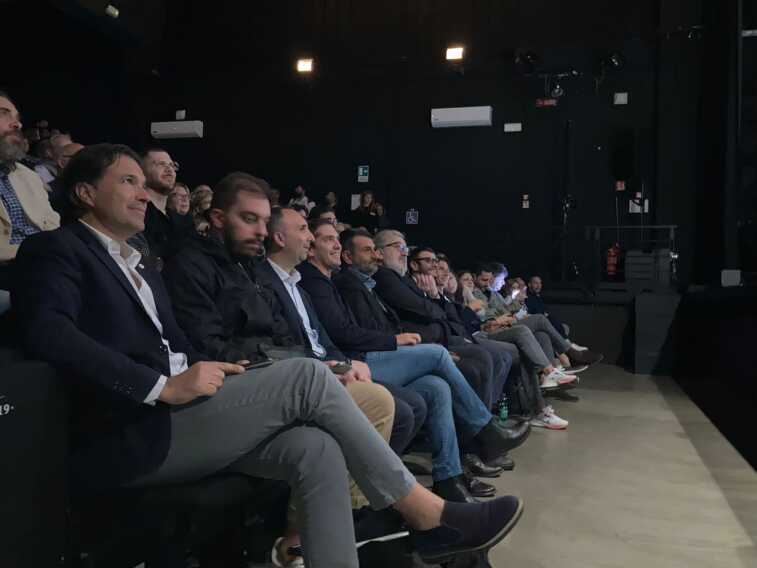 Galleria foto 'Bari 2024, Emiliano al teatro Kismet sbarra la strada al candidato “outsider”' - foto 1