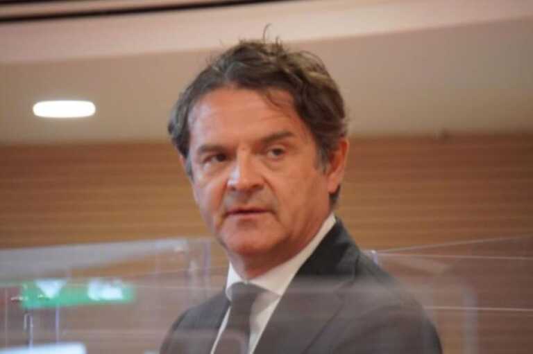 Regione Puglia, Azione detta le condizioni per restare in maggioranza