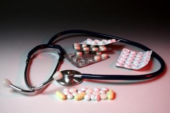 Galleria foto 'Farmaci, in Ue solo 2 fornitori di generici per 70% oncologici e 56% antibiotici' - foto 1