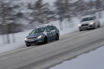 Galleria foto 'Gomme invernali, in vigore l’obbligo: tutte le regole, cosa c’è da sapere' - foto 1