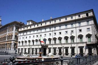 Galleria foto 'Governo valuta ritocchi alla manovra: autunno caldo tra rating, stime e scioperi' - foto 1
