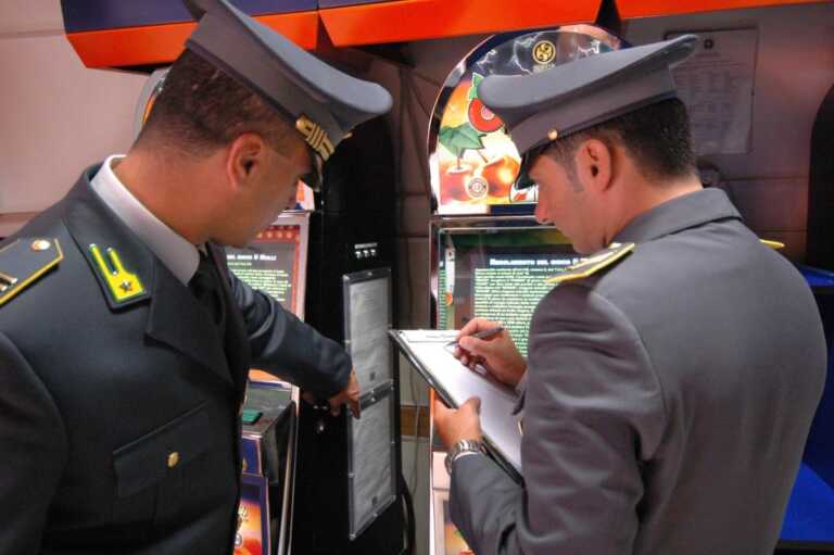 Taranto, slot machine illegali: evasi 8mln di euro