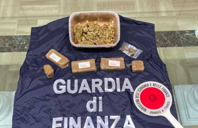 Lecce, fermato per un controllo ha con sé la droga: sequestrati 400 grammi di hashish, un arresto