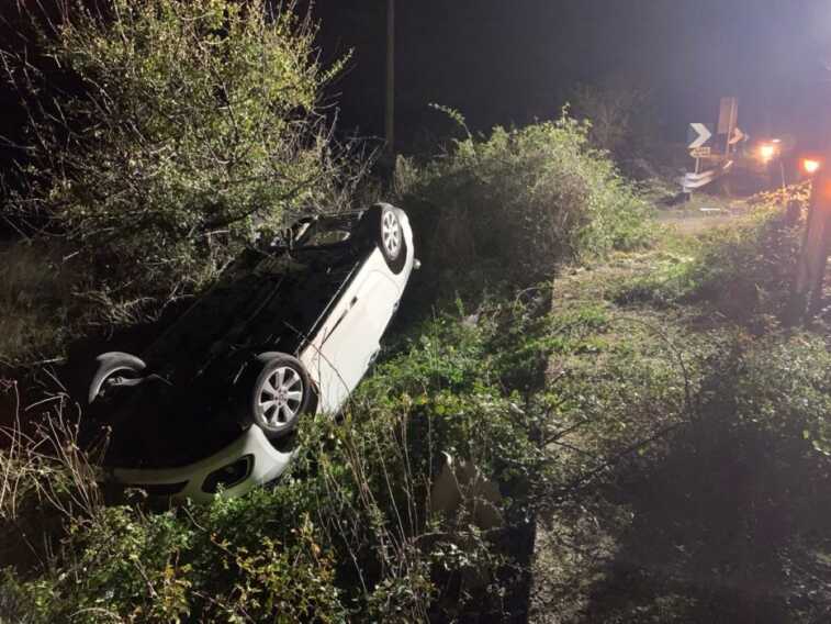 Andria, a bordo di un’auto rubata provoca un incidente e fugge: due feriti