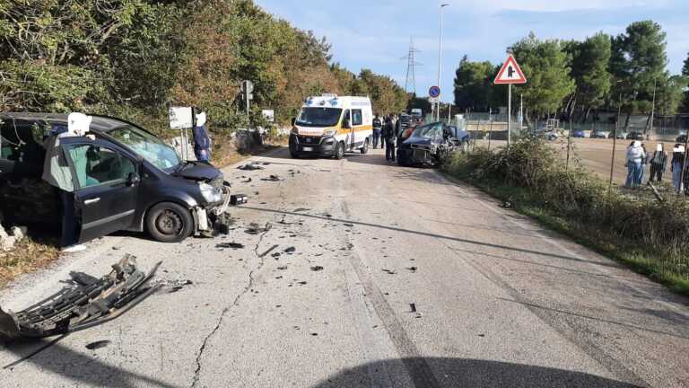 Scontro tra due auto nei pressi del Miulli: grave una dipendente dell’ospedale