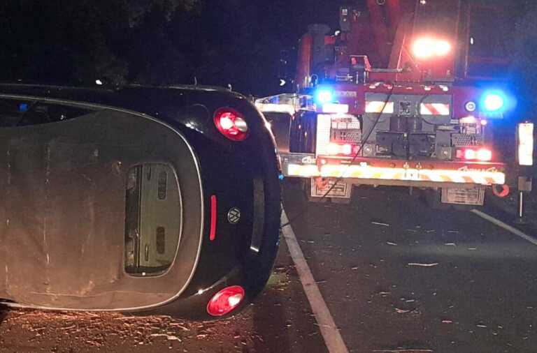 Incidente sulla provinciale nel Salento: si ribalta con l’auto, ferita una donna – VIDEO