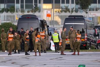 Israele-Hamas, secondo giorno di tregua: oggi rilascio di altri 13 ostaggi