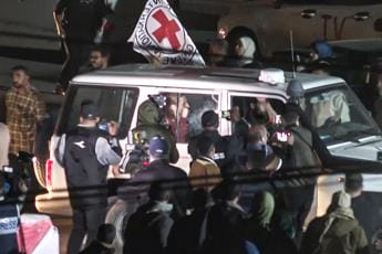 Israele, la gioia dello zio di Yagil e Or dopo la liberazione: “Ora aspetto mio fratello”