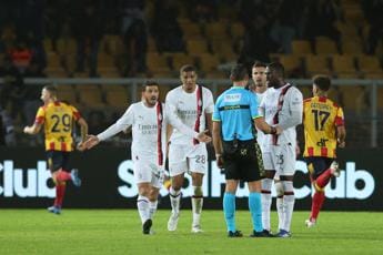 Galleria foto 'Lecce-Milan, il gol annullato arriva in Parlamento: “Una cosa mai vista”' - foto 1